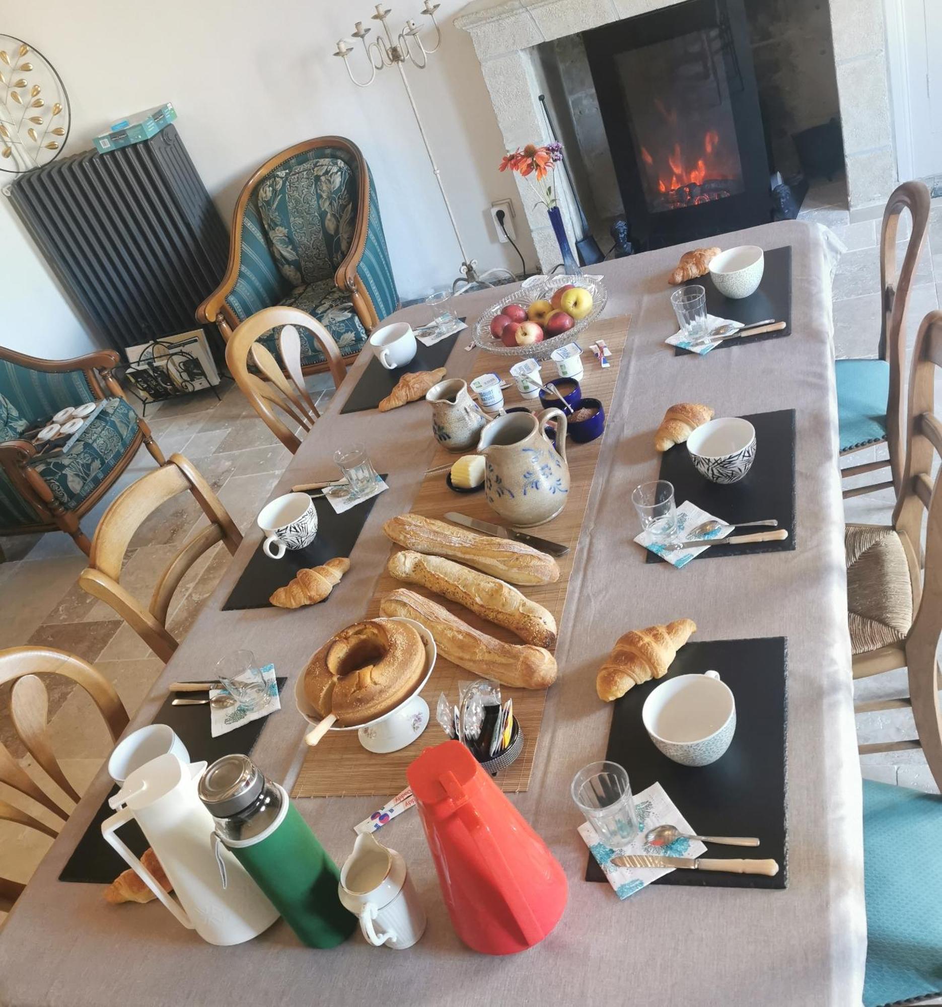Bed and Breakfast Le P'Tit Coin Dans Les Vignes Restigne Екстер'єр фото