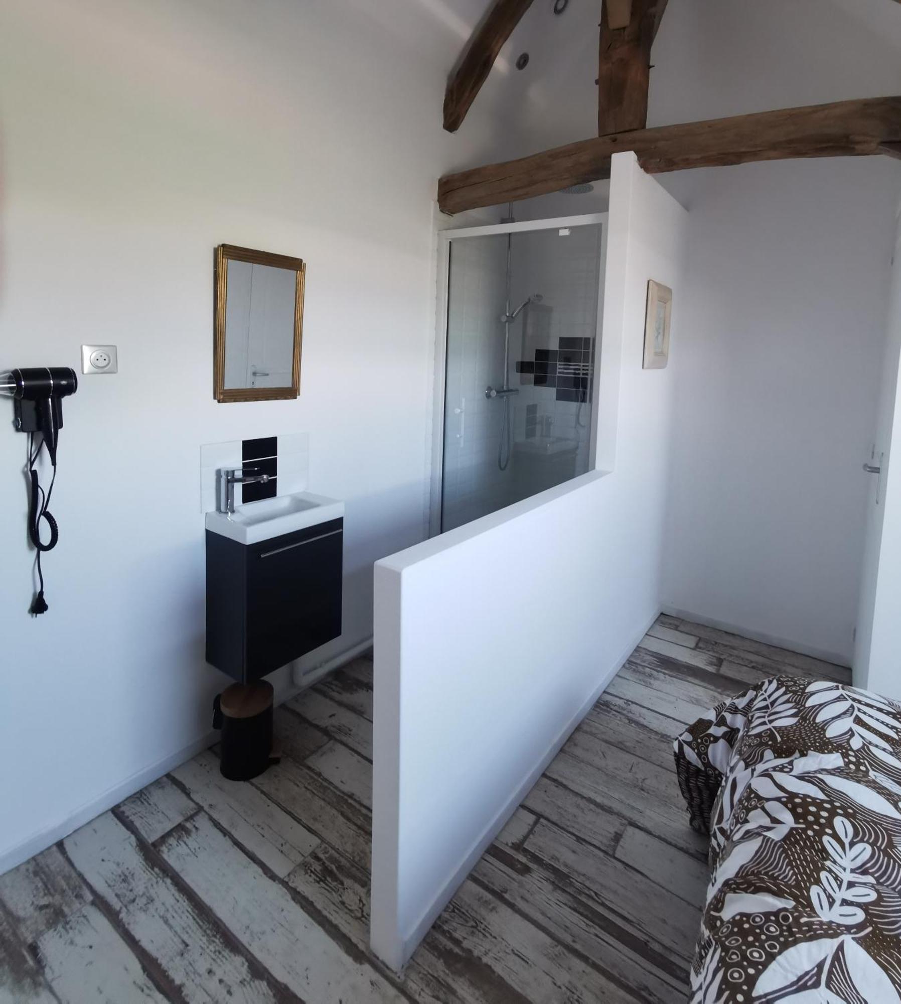Bed and Breakfast Le P'Tit Coin Dans Les Vignes Restigne Екстер'єр фото